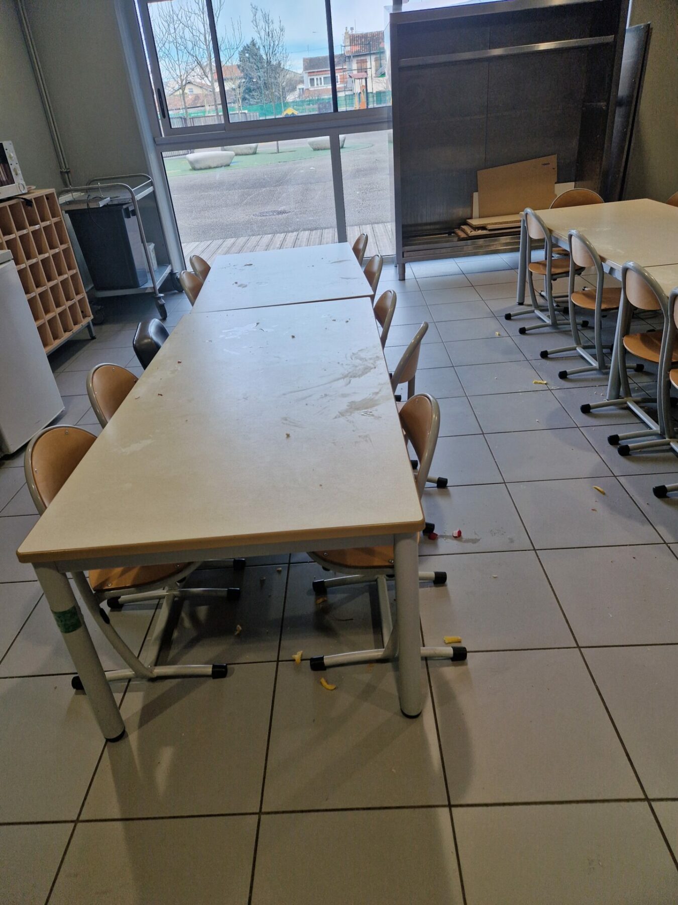 tables sales en fin de service